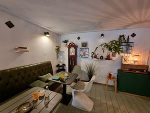 Upsatairs area at Rå Bowls & Juices in Groningen