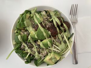 Green Avocado Bowl at Rå Bowls & Juices in Groningen