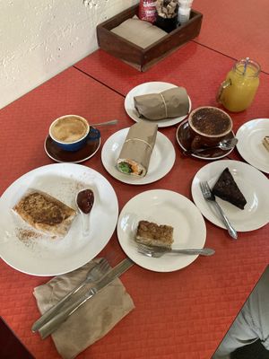 Curry Wrap, Salat Wraps and Cake  at DP1 Cafe in Greymouth