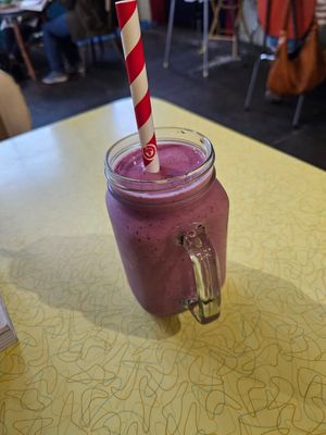 Berry smoothie at DP1 Cafe in Greymouth