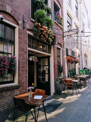  at Wijnbar Goeswijn in Leiden