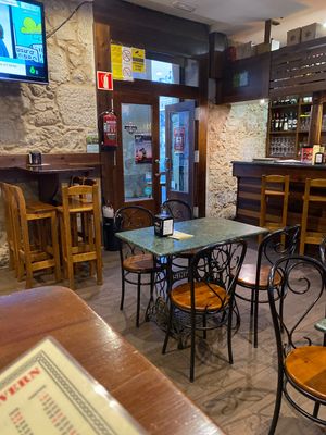 Inside at The Breen's Tavern in A Coruna