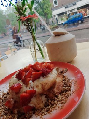 Nice view on a rainy day at Moak Pancakes - City Center in Amsterdam