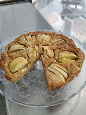 Tarta de manzana 100% vegan at Panaderia Los Abuelos in Fuerteventura