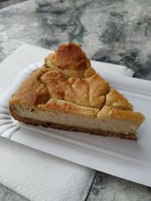 "Cheesecake" vegana at Panaderia Los Abuelos in Fuerteventura