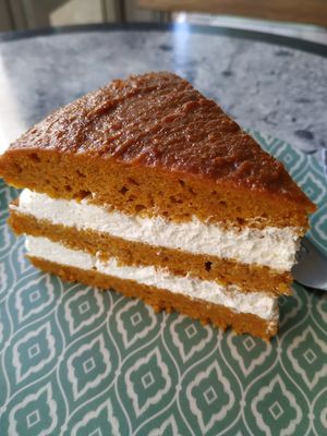 Torta vegana alle carote con crema al limone at Panaderia Los Abuelos in Fuerteventura