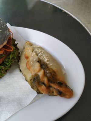 Nuovo empanadilla con funghi e formaggio vegano at Panaderia Los Abuelos in Fuerteventura