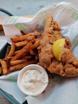 Tofish and chips 🥰 #Veganuary at L'Ethiquete in Nantes
