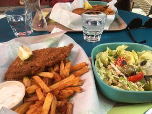 Tofish’n’Chips und ein kleiner Salat   at L'Ethiquete in Nantes