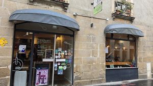 Front and entrance at L'Ethiquete in Nantes