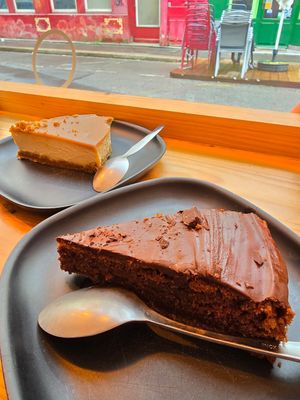 Cakes at L'Ethiquete in Nantes