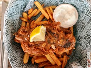 Tofish Chips (marinated tofu, seaweed, nori sheets, and breadcrumbs) with fresh homemade fries and tartar sauce. at L'Ethiquete in Nantes