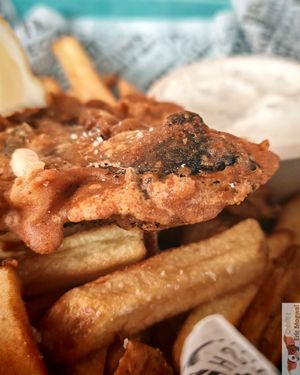 Tofish Chips (marinated tofu, seaweed, nori sheets, and breadcrumbs) with fresh homemade fries and tartar sauce. at L'Ethiquete in Nantes