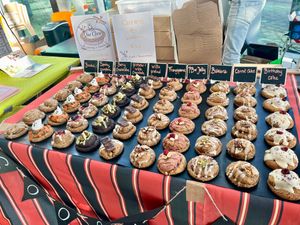 Op Vegan A'Fairs Brugge, een heerlijk assortiment Chewies! at Que Chew in Destelbergen