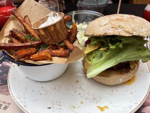 Avocado burger and sweet potato fries  at Jilles in Bruges
