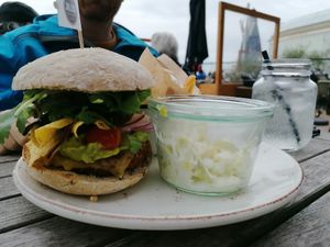 Jef avocado burger at Jilles in Oostende