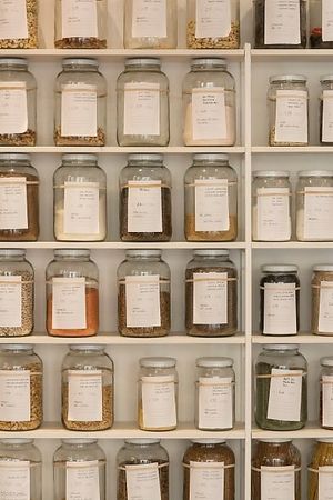 Legumes, cereals, flours, olive oil and much more in bulk... at RE Organic in Mallorca