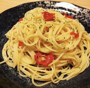 Super spicy Aglio Olio e Peperonchino.激辛ペペロンチーノ。 at Queen's Healthy Diner in Nagoya