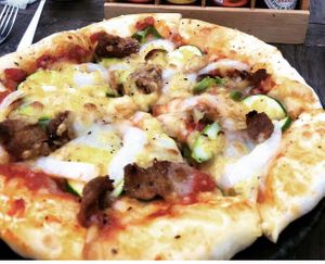 Pizza at Queen's Healthy Diner in Nagoya