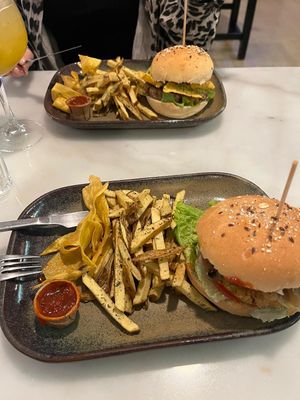 Bem Me Quer and Confinado  at Pim Pam Pum in Portimao