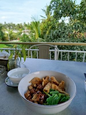 Caldo aparte at Omiiku Mie 24 Jam in Ubud