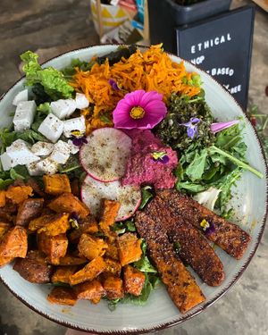 Love Vegan Food at Coco & Nuts Concept Store in Marseille