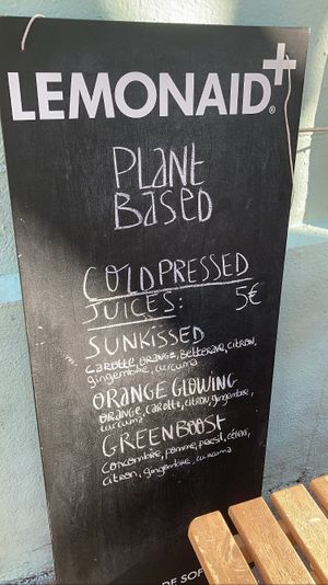 Carte des jus du mois d’août   at Coco & Nuts Concept Store in Marseille