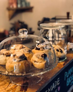 cinnamon rolls party" at Coco & Nuts Concept Store in Marseille