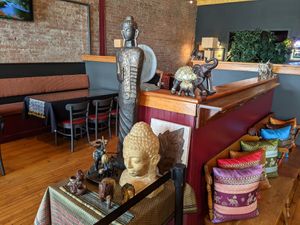 Interior decor at Dusit Thai Cuisine in Newport