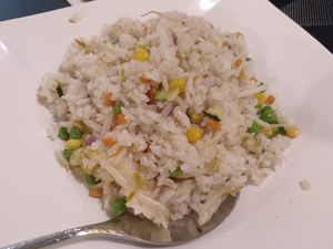 Fried rice with vegetables at Food King in Madrid