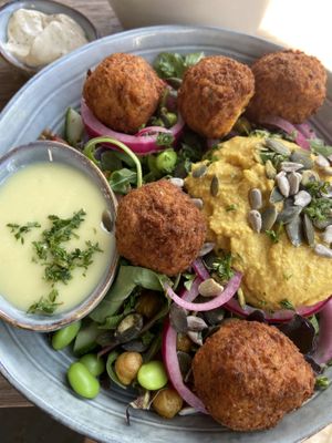 Falafel bowl  at Combi in Eersel