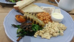 Vegan breakfast (with scrambled tofu instead of egg and vegan sausages) at Sea Change  in South Shields
