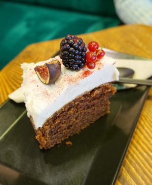 Carrot Cake at Wholywood in Paris