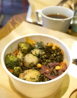 Hot Bowl at Wholywood in Paris