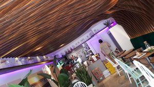 30 places at Wholywood in Paris