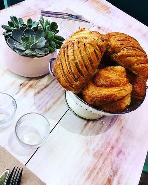 chausson aux pommes at Wholywood in Paris