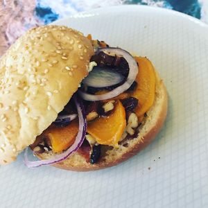 burger patate douce at Wholywood in Paris