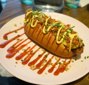 Hot Dog w/extra cheese at Wholywood in Paris