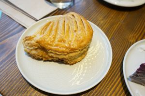 Chausson aux pommes at Wholywood in Paris