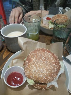 Beyond burger and sweet potato burger + extra avocado and cheese (invest in that, especially the cheese is amazing!) at Wholywood in Paris