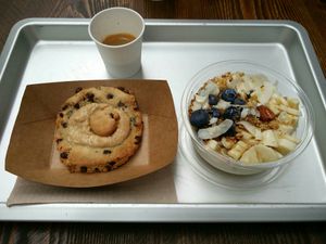 Yogurt and peanut butter cookie at Wholywood in Paris