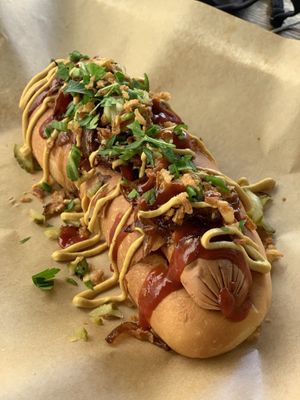 Hotdog at Wholywood in Paris