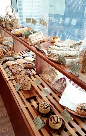 Display of bakery products at April and May 45 꽃피는 4월 밀익는 5월 in Busan