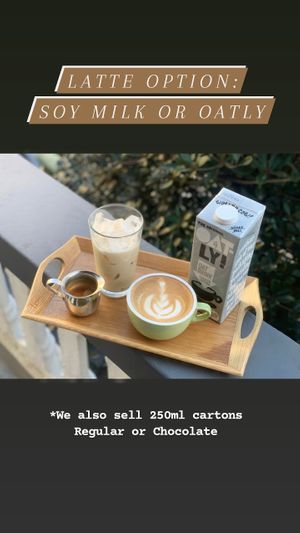 You can always choose between soy or oat milk 🌾🐝 at April and May 45 꽃피는 4월 밀익는 5월 in Busan