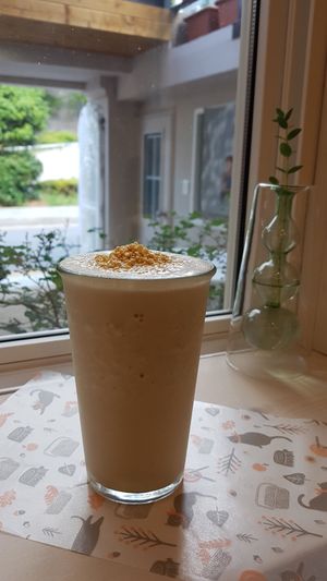 Quinoa Protein Shake (gf) at April and May 45 꽃피는 4월 밀익는 5월 in Busan