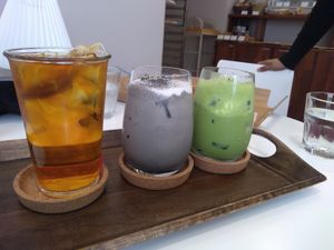 Hibiscus, sesame latte, matcha latte at April and May 45 꽃피는 4월 밀익는 5월 in Busan