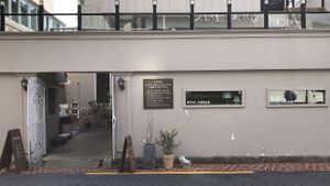 Outside at April and May 45 꽃피는 4월 밀익는 5월 in Busan