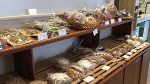 Bread🤤🤤 at April and May 45 꽃피는 4월 밀익는 5월 in Busan