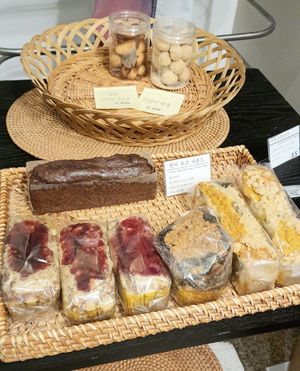 display of cakes at April and May 45 꽃피는 4월 밀익는 5월 in Busan