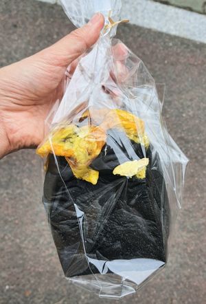 Black cheese bread at April and May 45 꽃피는 4월 밀익는 5월 in Busan